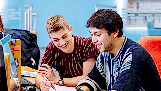 Dil Okulunda Sosyal Hayat: Nasıl Arkadaş Edinilir?